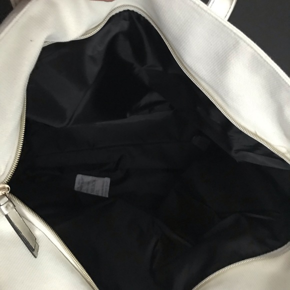 NWT bundle Victoria Secret tote bag and cosmetic bag - Picture 9 of 16